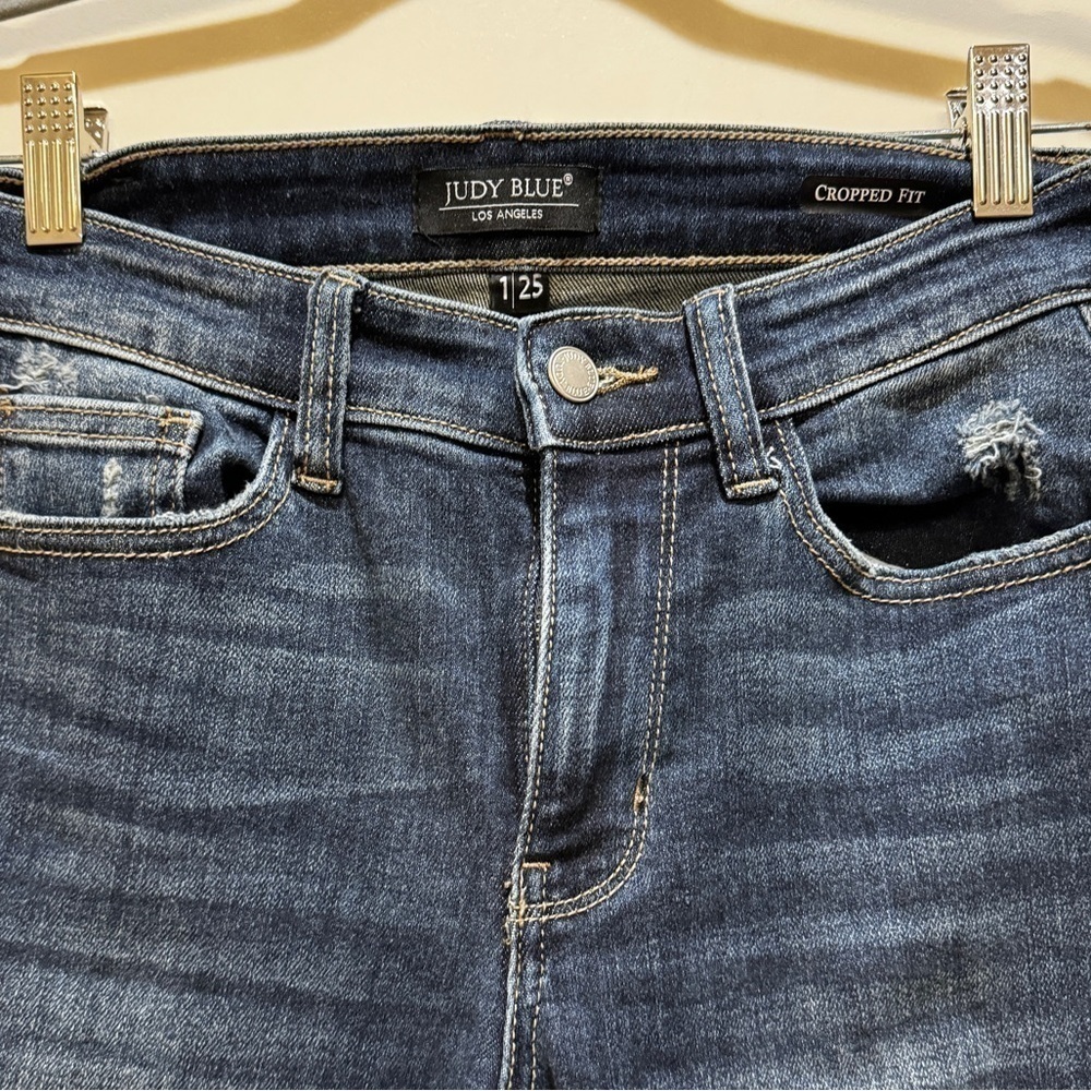 Judy Blue Cropped Fit Distressed Jeans Like New size 1 waist 25 - Picture 4 of 5